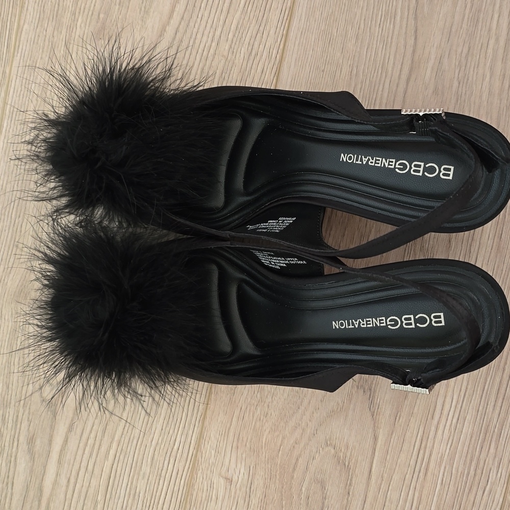 BCBG Generation Slingbacks With Feather Pouf - Picture 3 of 4
